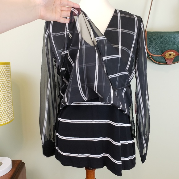 Vince Camuto Sheer Grid Pattern Long Sleeve NWT - Picture 3 of 6